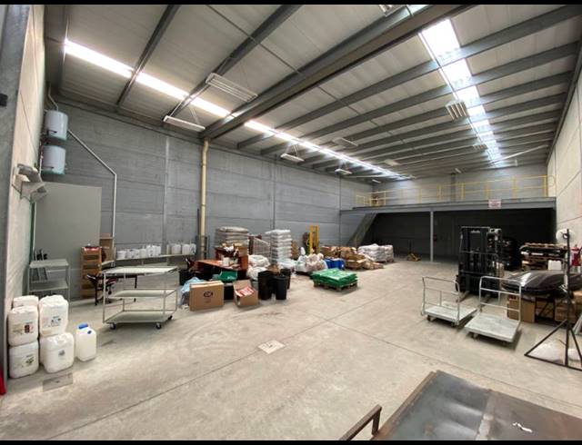 318M² WAREHOUSE TO LET IN BRACKENFELL INDUSTRIAL